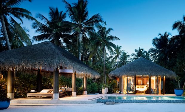 10 beach pool villa exterior view