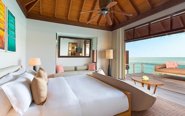 Anantara Veli Deluxe Over Water Bungalow AVM
