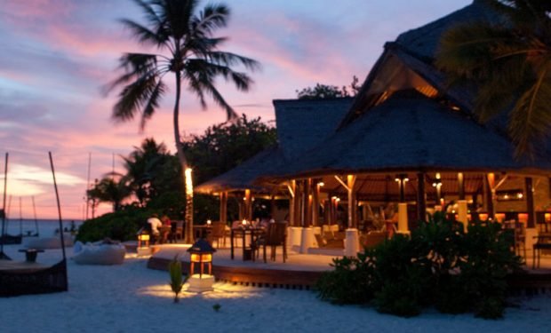 Banyan Tree Vabbinfaru Dining Naiboli Bar 1170x470