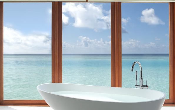 Bath tub