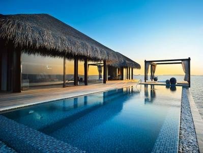 Ocean pool house