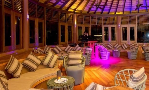 Waves discotheque