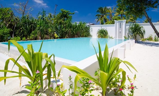 FinolhuBeachVillaPool 940x475