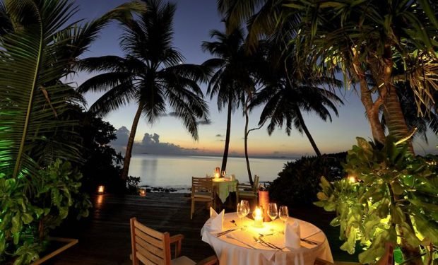 Mainrestaurant evening